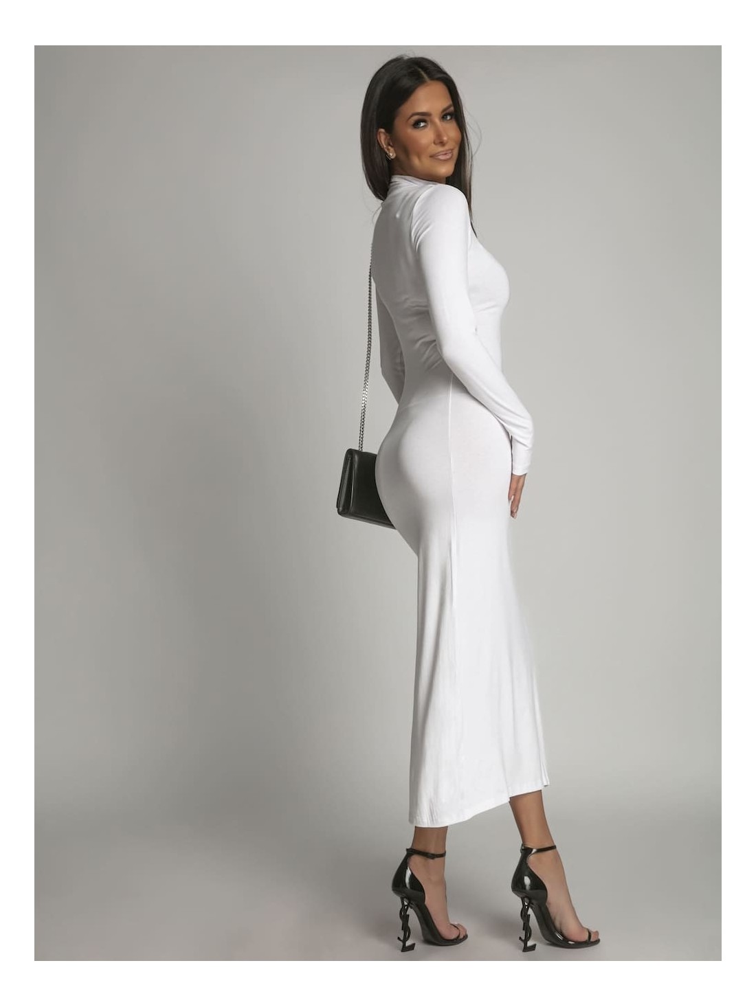 Smooth dress with long sleeves and a turtleneck, white FG678